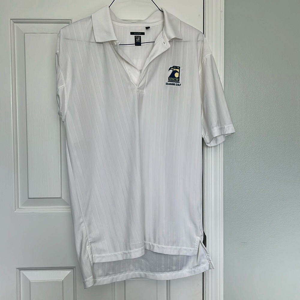 UNCW Men’s Golf Polo. Never been worn. No Stains.